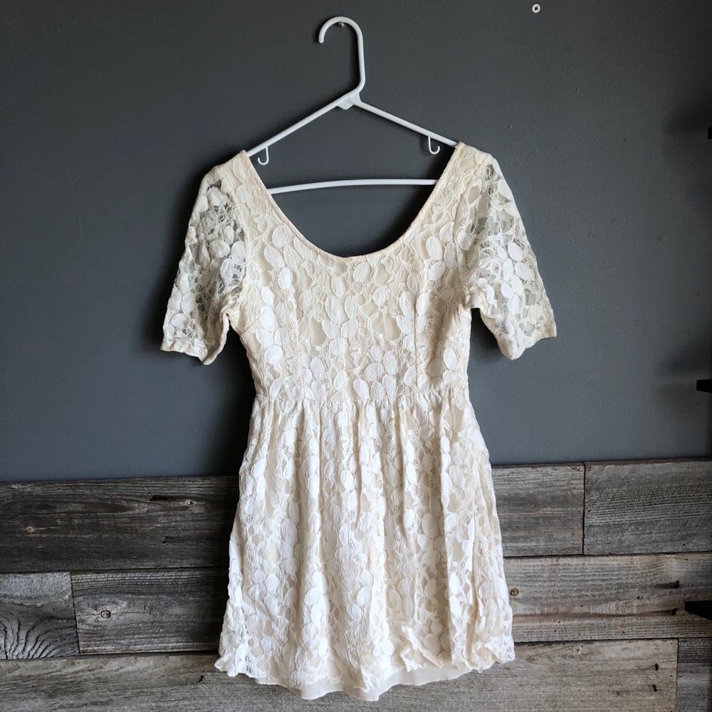 Francesca’s white lace dress